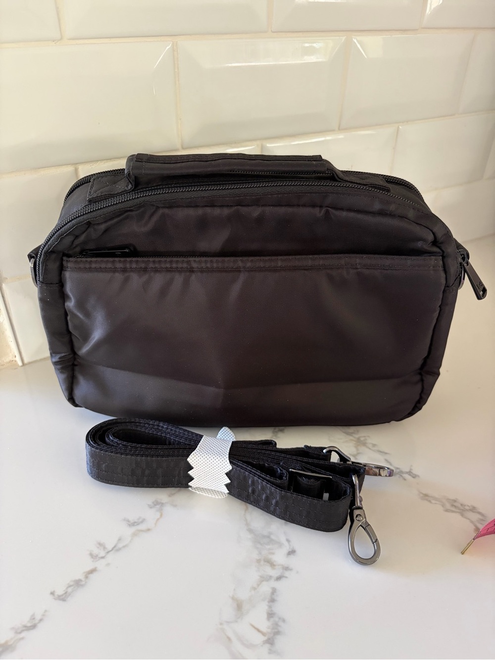 NWOT Lug SCOOP Midnight Black Crossbody Organizer Bag Travel Everyday RFID - Picture 5 of 16